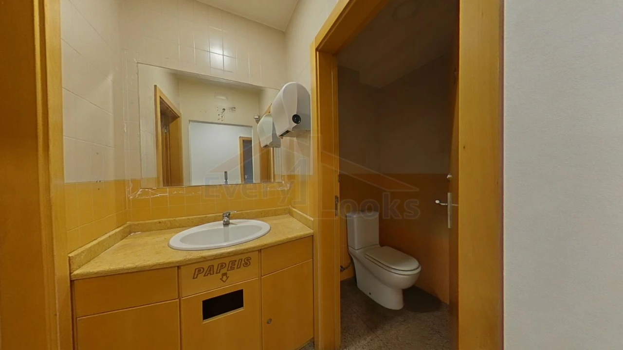 Loja para Venda em Serra D'El-Rei Foto 54