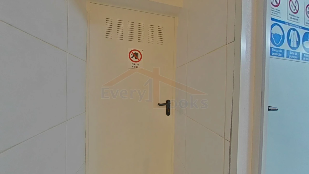 Loja para Venda em Serra D'El-Rei Foto 17