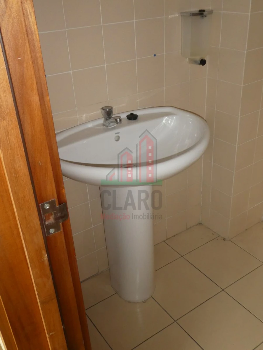 Garagem para Arrendamento em Eiras e São Paulo de Frades Foto 25