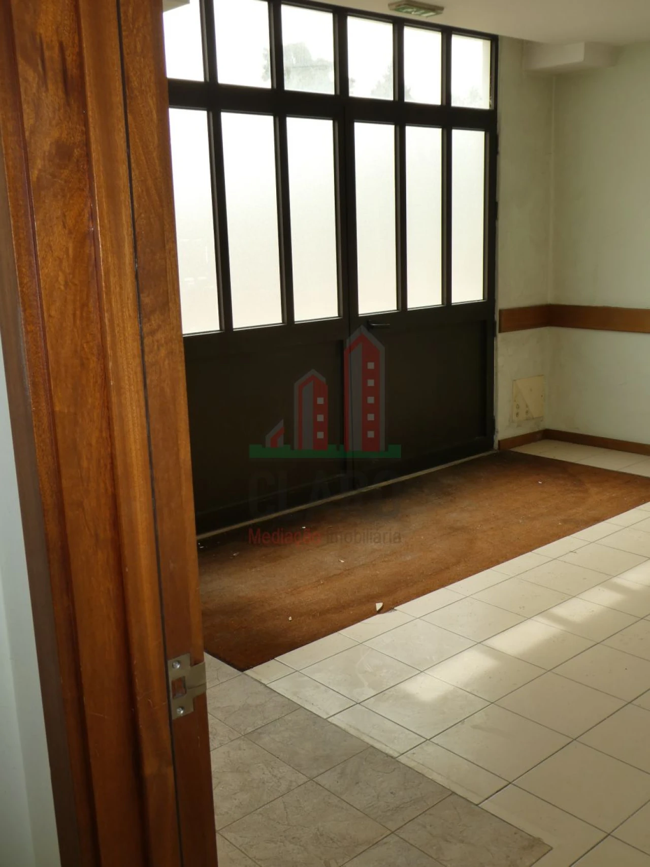 Garagem para Arrendamento em Eiras e São Paulo de Frades Foto 21