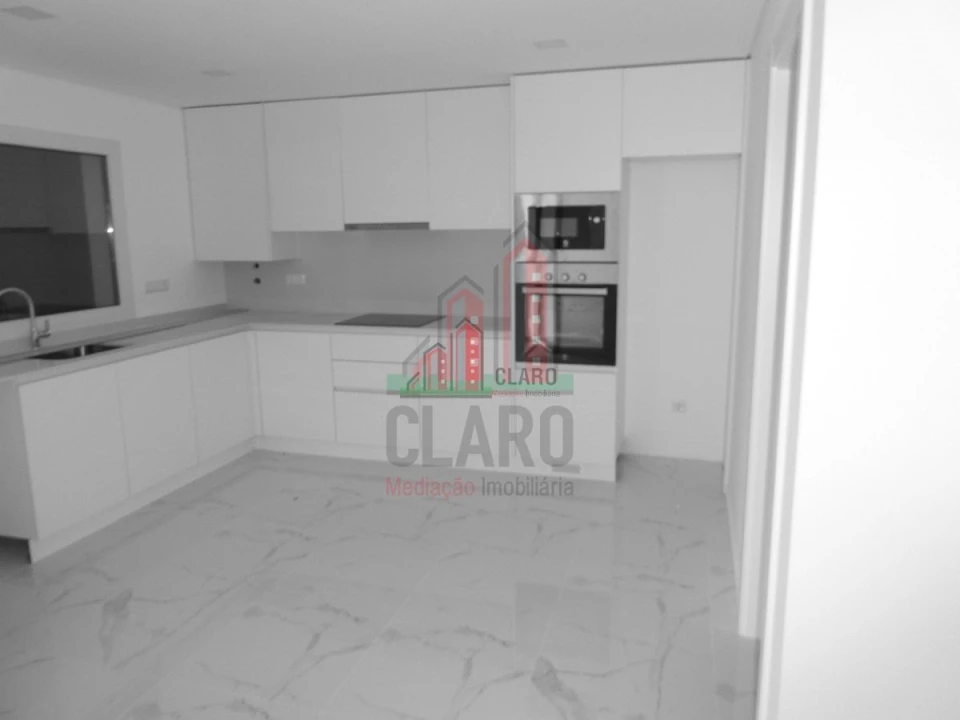 Moradia T3 para Venda em Arazede Foto 9