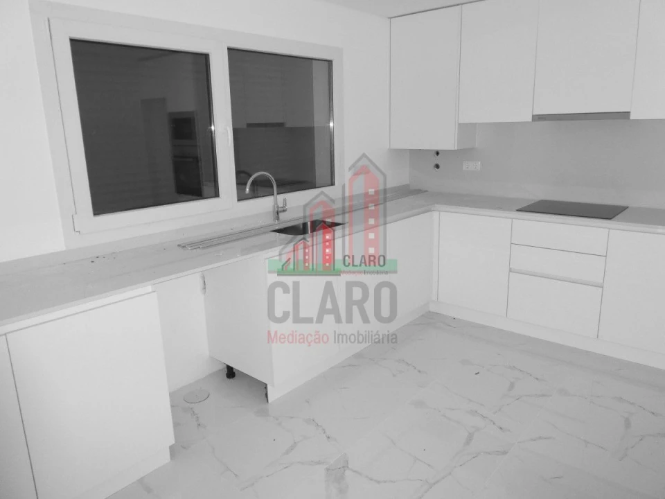 Moradia T3 para Venda em Arazede Foto 13