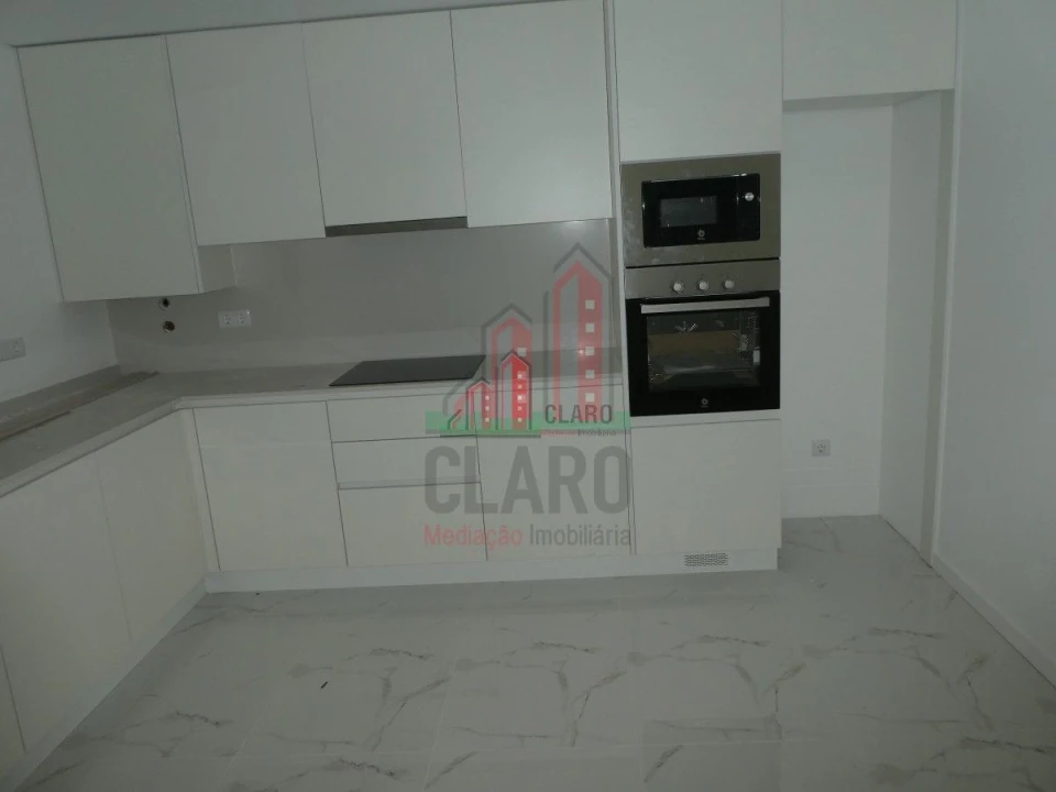 Moradia T3 para Venda em Arazede Foto 12