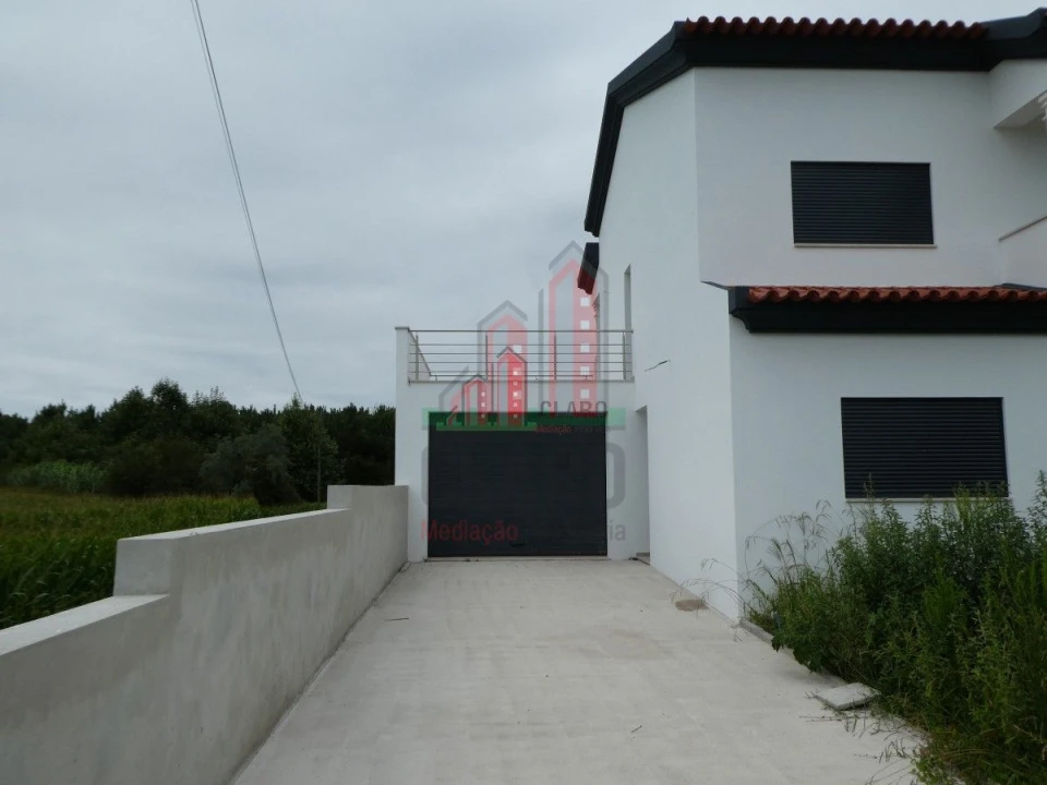 Moradia T3 para Venda em Arazede Foto 5