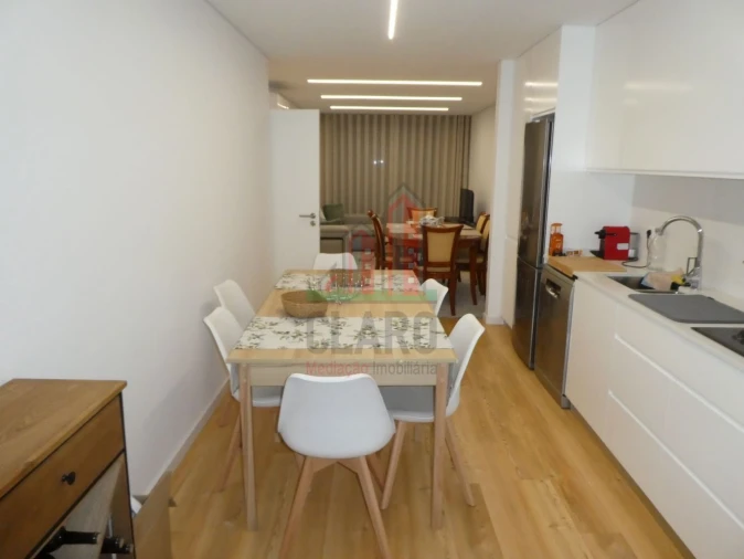 Apartamento T2 para Venda em Santo Antonio dos Olivais Foto 3
