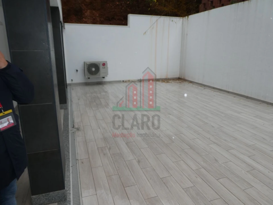 Apartamento T2 para Venda em Santo Antonio dos Olivais Foto 14