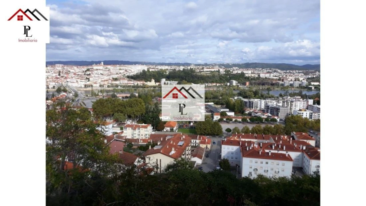 Loja para Trespasse em Santo Antonio dos Olivais Foto 1