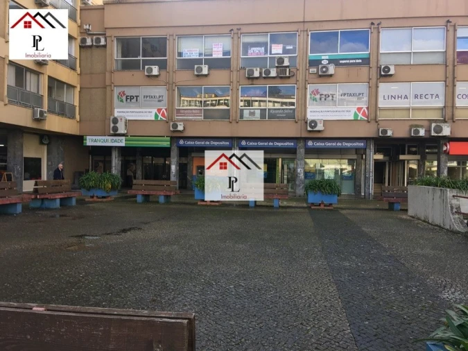 Loja para Venda em Sé Nova, Santa Cruz, Almedina e São Bartolomeu Foto 1