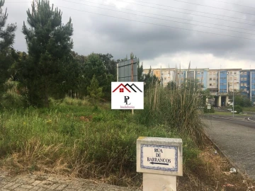 Terreno para Venda em Trouxemil e Torre de Vilela