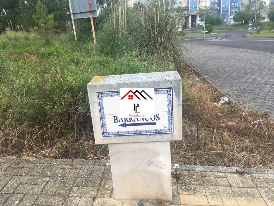 Terreno para Venda em Trouxemil e Torre de Vilela Foto 1