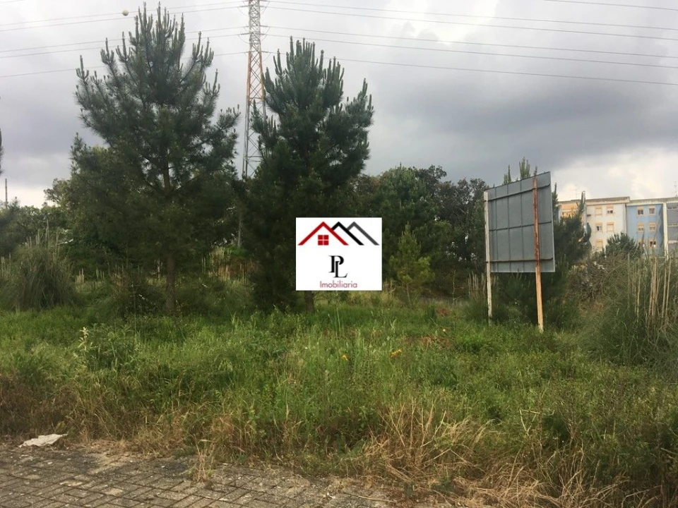 Terreno para Venda em Trouxemil e Torre de Vilela Foto 3