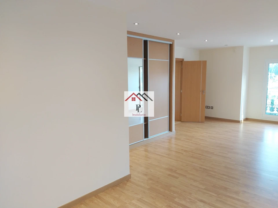 Moradia T7 para Venda em Milagres Foto 25