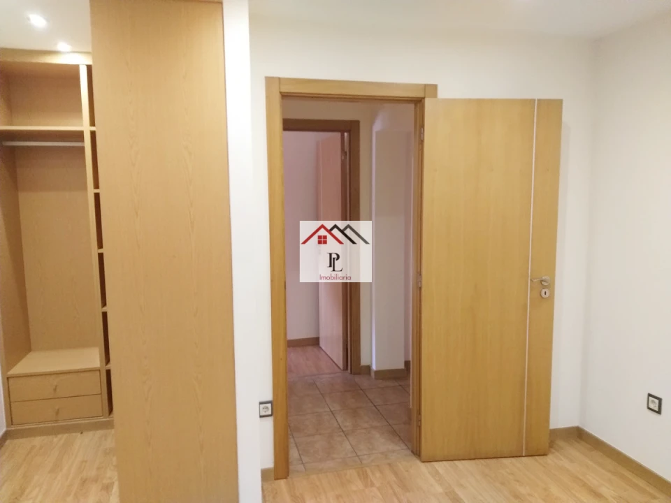 Moradia T7 para Venda em Milagres Foto 16