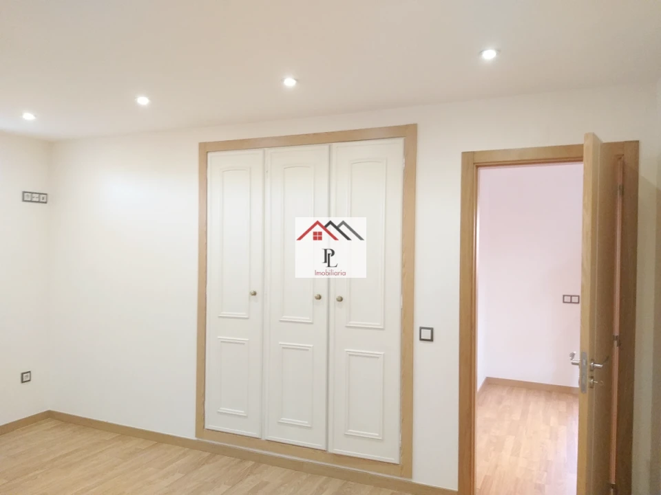 Moradia T7 para Venda em Milagres Foto 31