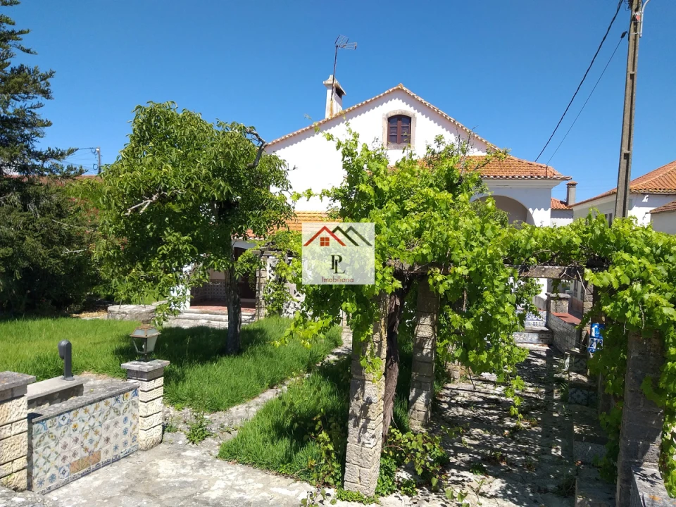 Moradia T10 para Venda em Maiorca Foto 1