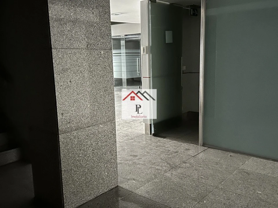 Loja para Venda em Sé Nova, Santa Cruz, Almedina e São Bartolomeu Foto 11