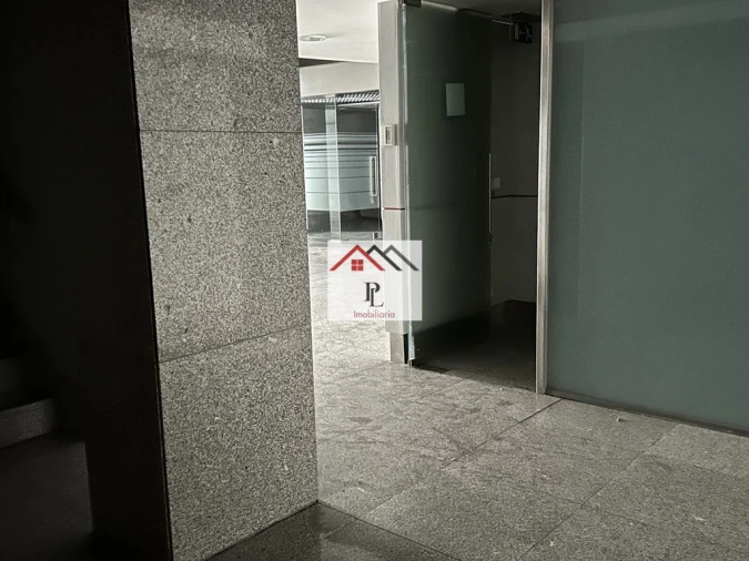 Loja para Venda em Sé Nova, Santa Cruz, Almedina e São Bartolomeu Foto 11