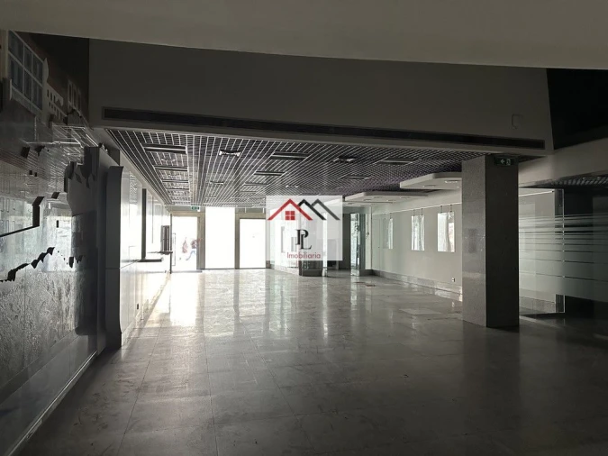 Loja para Venda em Sé Nova, Santa Cruz, Almedina e São Bartolomeu Foto 4