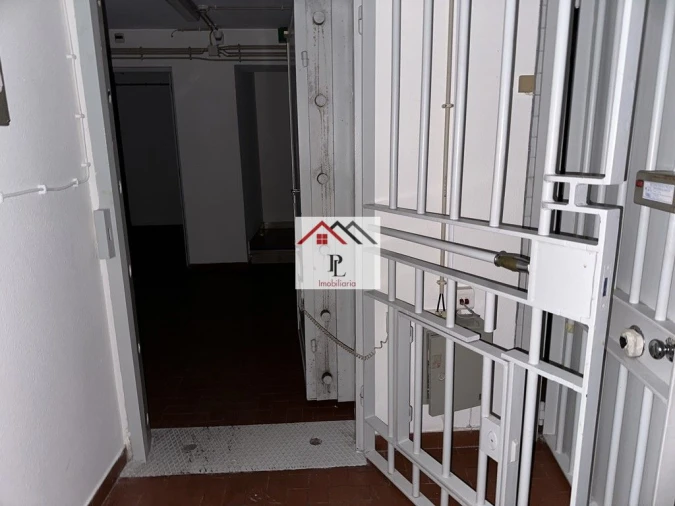 Loja para Venda em Sé Nova, Santa Cruz, Almedina e São Bartolomeu Foto 23