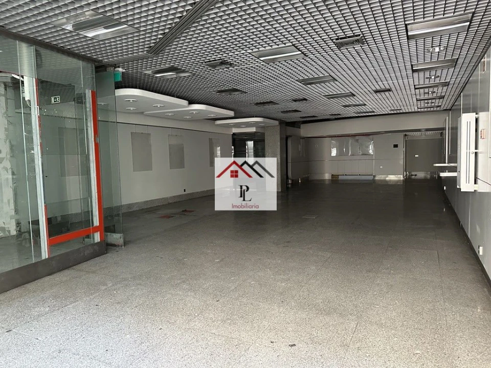 Loja para Venda em Sé Nova, Santa Cruz, Almedina e São Bartolomeu Foto 2