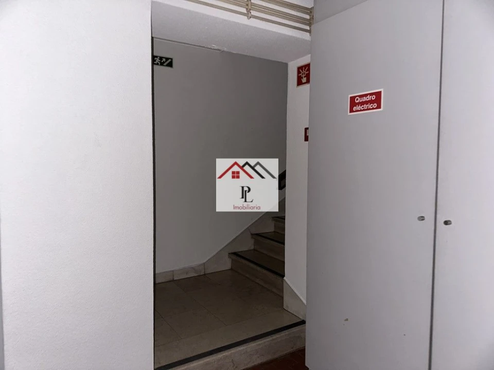 Loja para Venda em Sé Nova, Santa Cruz, Almedina e São Bartolomeu Foto 31