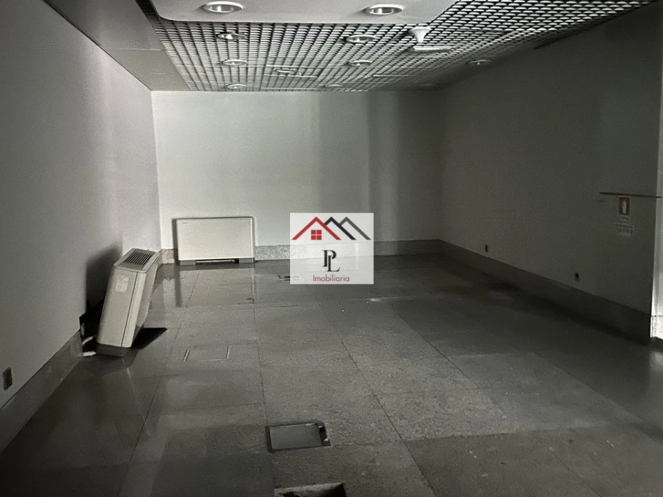 Loja para Venda em Sé Nova, Santa Cruz, Almedina e São Bartolomeu Foto 9