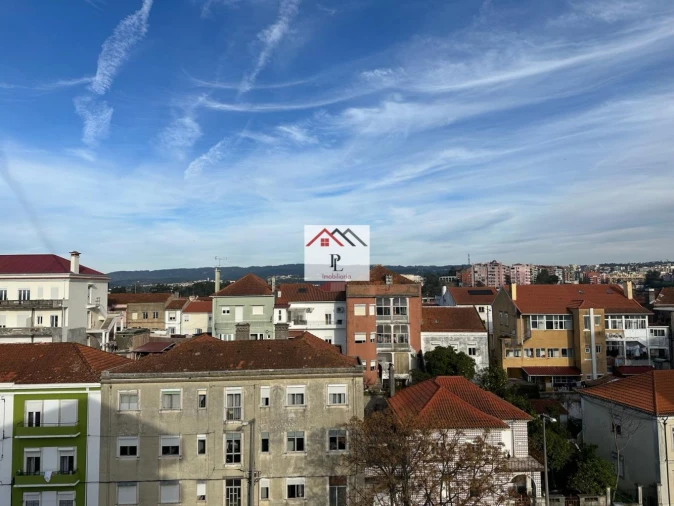 Apartamento T5 para Venda em Sé Nova, Santa Cruz, Almedina e São Bartolomeu Foto 8