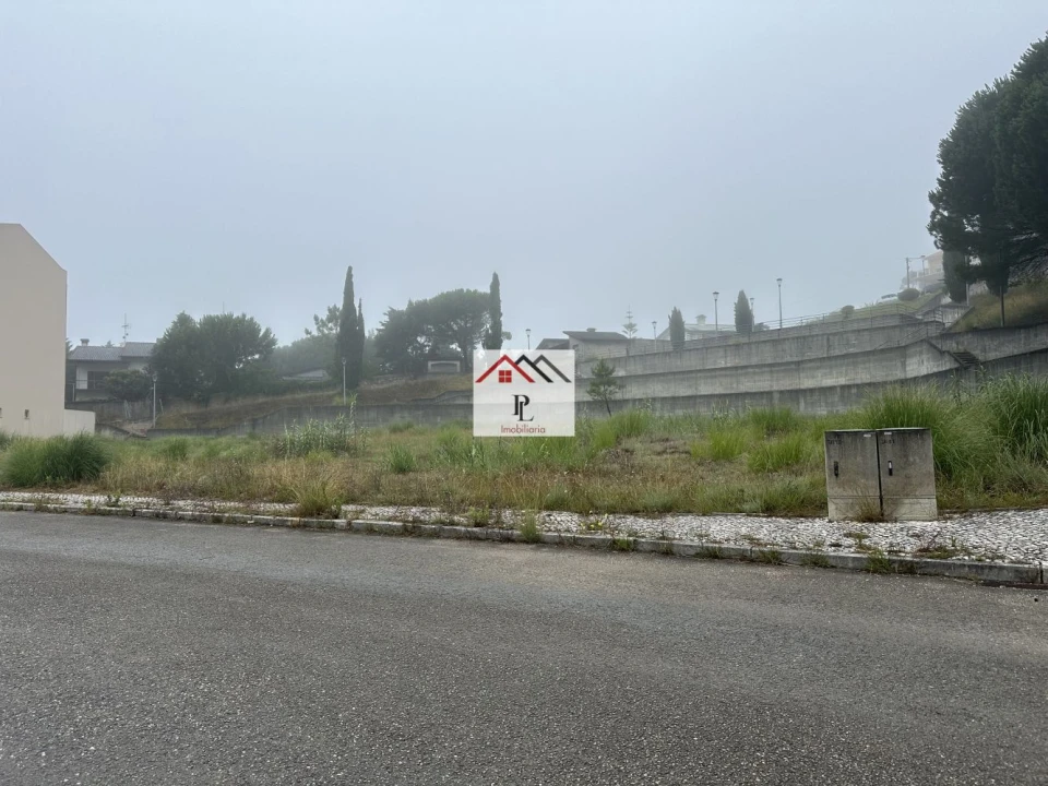 Terreno para Venda em Tavarede Foto 1