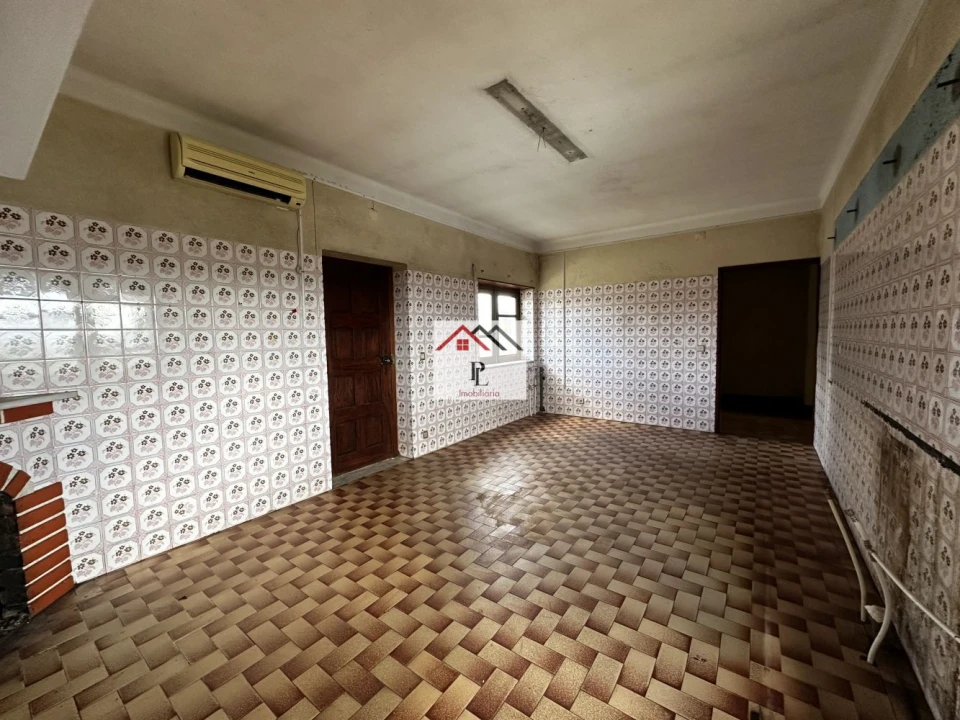Moradia T10 para Venda em Nogueira do Cravo Foto 16