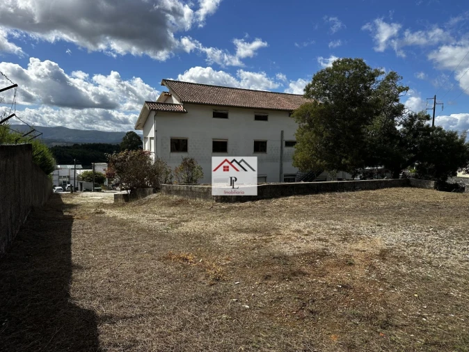 Moradia T10 para Venda em Nogueira do Cravo Foto 33