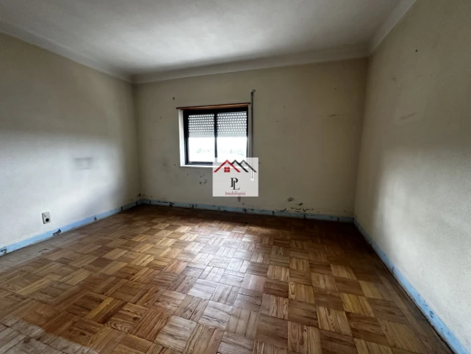 Moradia T10 para Venda em Nogueira do Cravo Foto 12