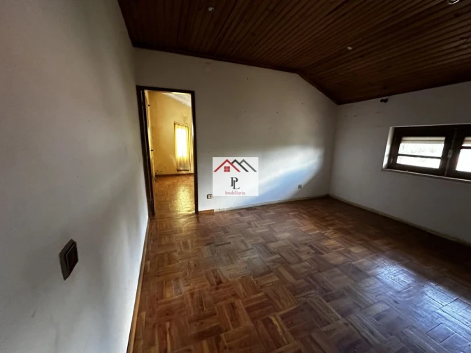 Moradia T10 para Venda em Nogueira do Cravo Foto 7