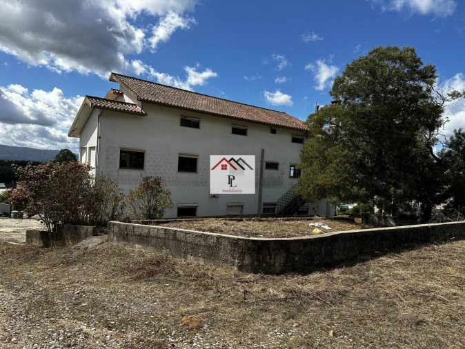 Moradia T10 para Venda em Nogueira do Cravo Foto 34