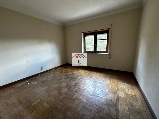 Moradia T10 para Venda em Nogueira do Cravo Foto 11