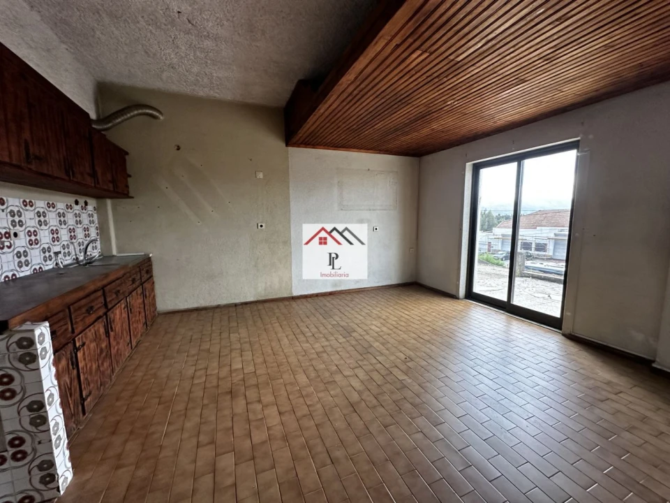 Moradia T10 para Venda em Nogueira do Cravo Foto 23