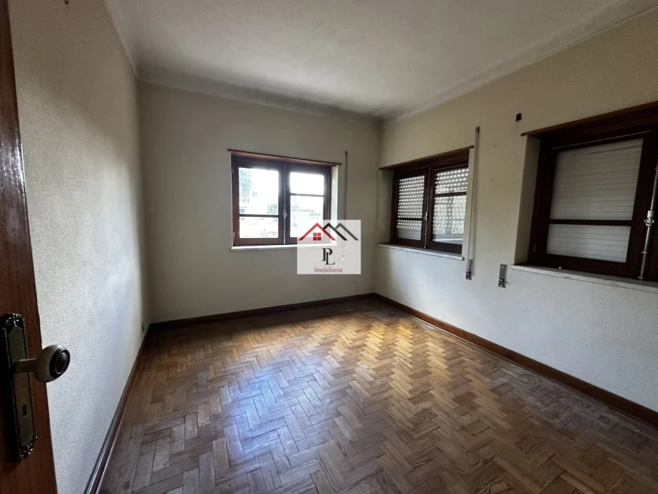 Moradia T10 para Venda em Nogueira do Cravo Foto 10