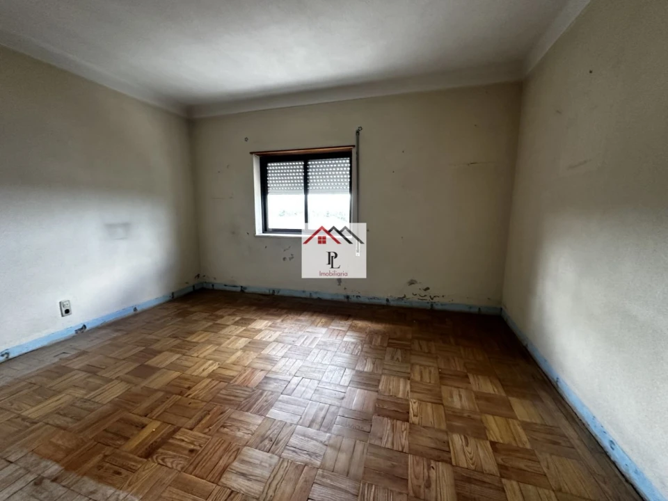 Moradia T10 para Venda em Nogueira do Cravo Foto 12