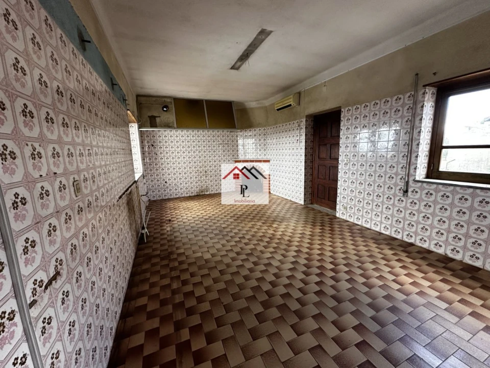 Moradia T10 para Venda em Nogueira do Cravo Foto 17