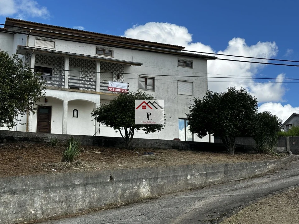 Moradia T10 para Venda em Nogueira do Cravo Foto 3