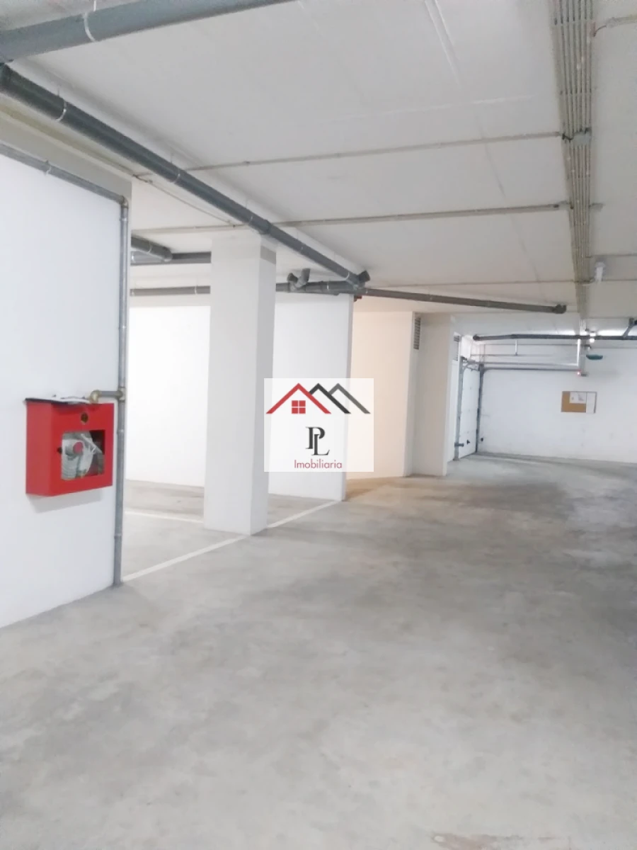 Garagem para Venda em Santo Antonio dos Olivais Foto 6