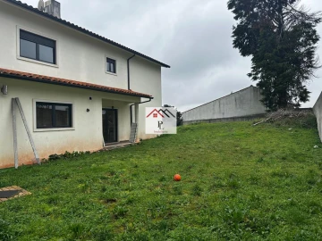 Moradia T4 para Venda em São Miguel, Santa Eufémia e Rabaçal
