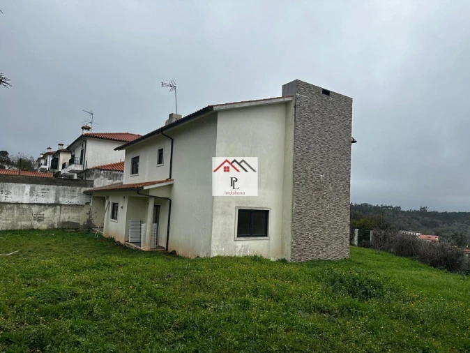 Moradia T4 para Venda em São Miguel, Santa Eufémia e Rabaçal Foto 24