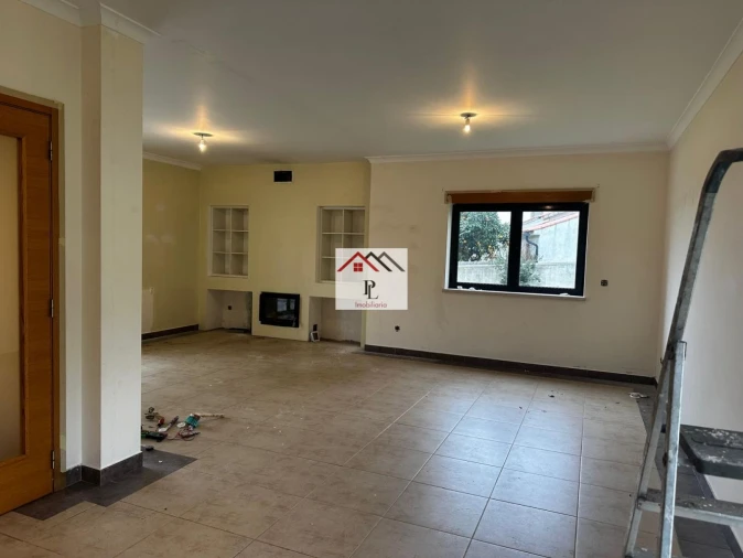 Moradia T4 para Venda em São Miguel, Santa Eufémia e Rabaçal Foto 3