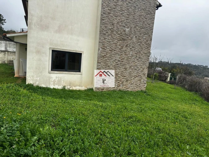 Moradia T4 para Venda em São Miguel, Santa Eufémia e Rabaçal Foto 9