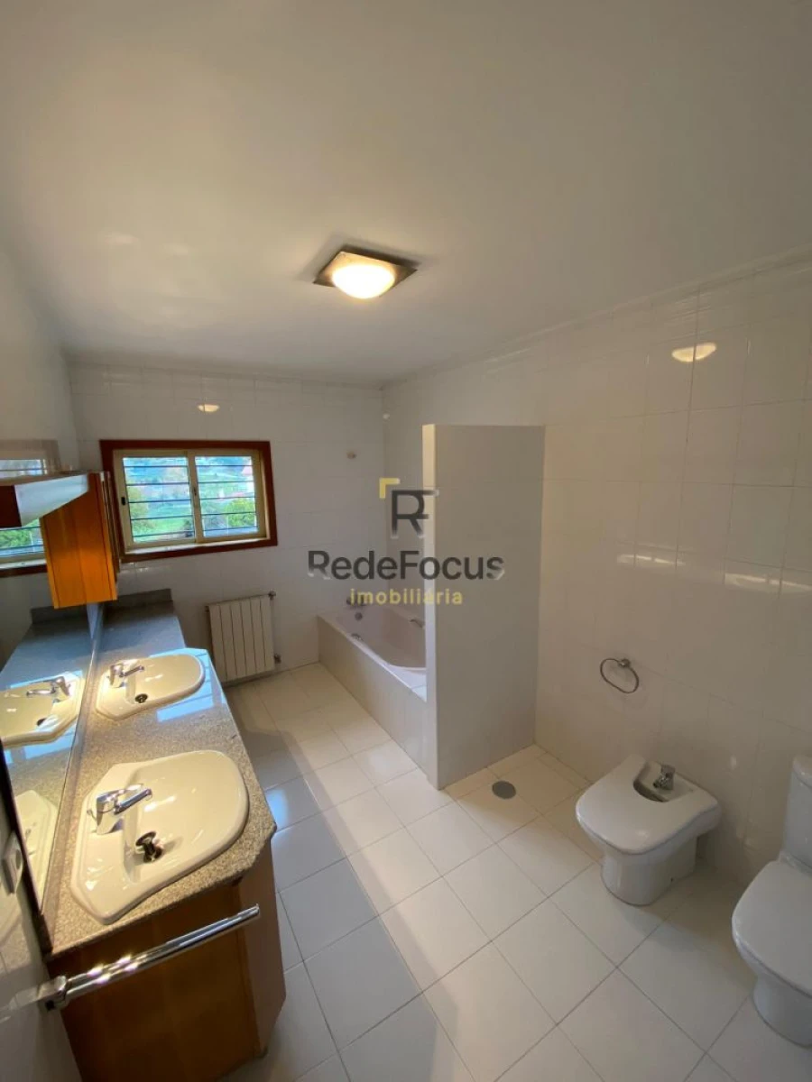 Moradia T3 para Venda em Sanguedo Foto 22