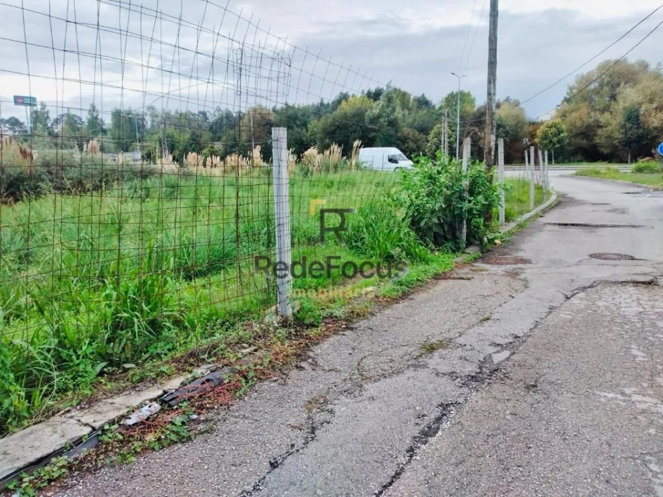 Terreno para Venda em Santa Maria de Lamas Foto 6