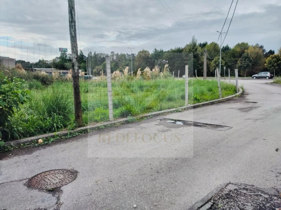 Terreno para Venda em Santa Maria de Lamas Foto 1