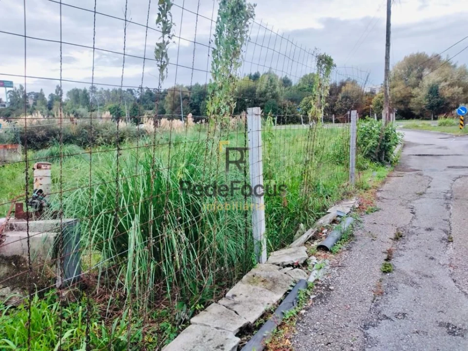 Terreno para Venda em Santa Maria de Lamas Foto 4