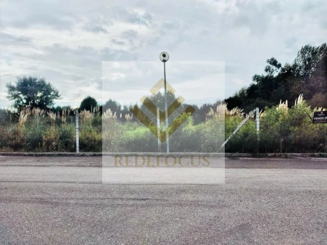 Terreno para Venda em Santa Maria de Lamas