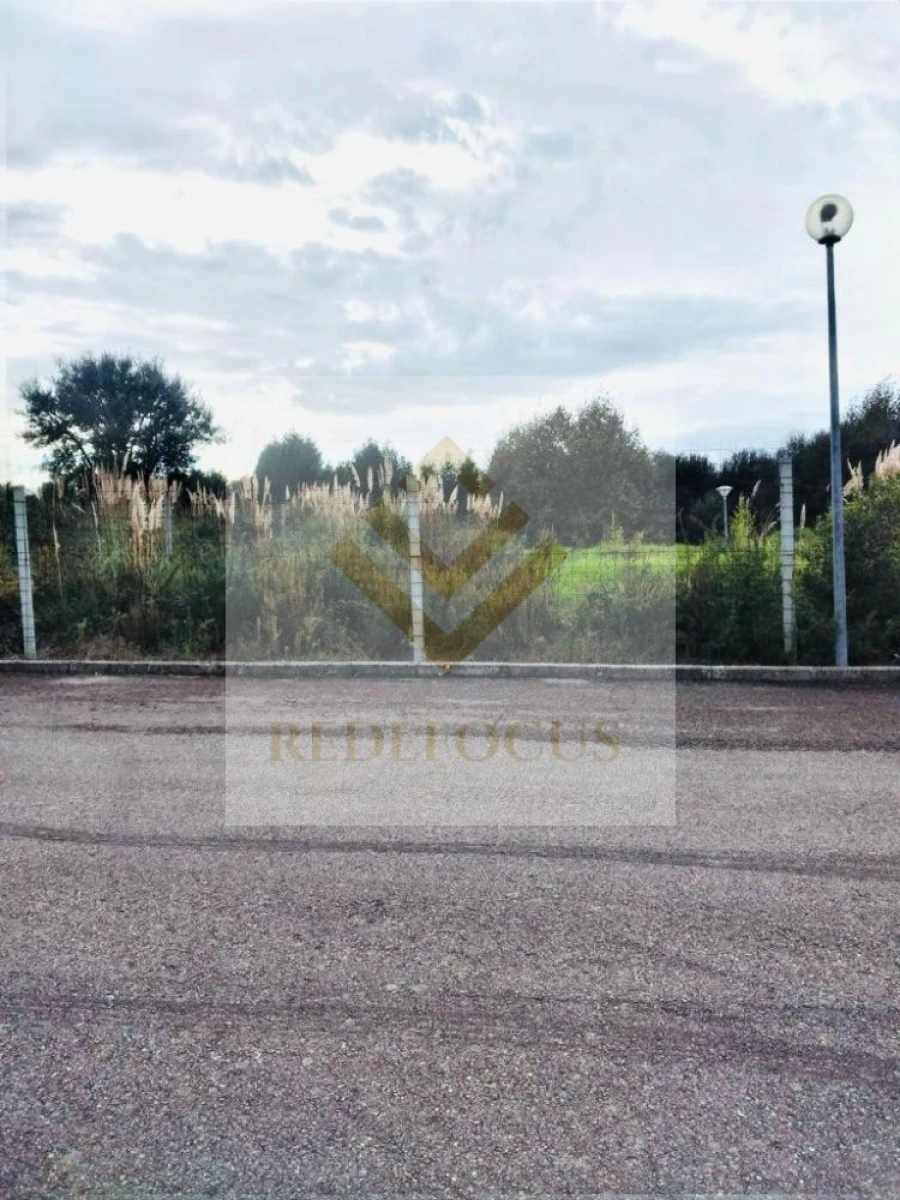 Terreno para Venda em Santa Maria de Lamas Foto 2